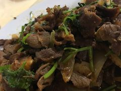 秩然牛肉，呛土豆丝-临江米莉莎饭店