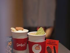 姜饼人丝绒拿铁-Seesaw Coffee(苏州中心店)