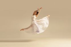 -深舞形体民族舞蹈工作室