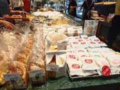 面包甜点陈列柜-东哥面包(江宁大润发店)