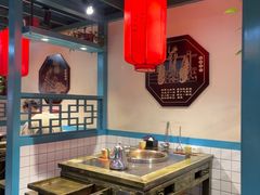 -宽板凳老灶火锅(台湾街店)