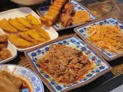 -爆炸头阿姨小四川正宗川味小吃(无任何分店)