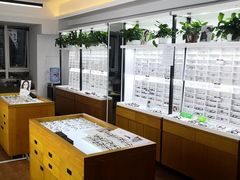 -视野联行眼镜•蔡司•依视路(温江店)