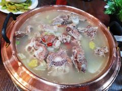 -虾弄弄海派小龙虾·牛羊蝎子火锅