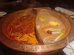 -山城鼎重庆老火锅(西安钟楼店)