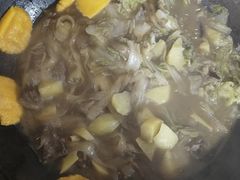 -粘豆包柴火铁锅炖