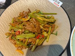 爆炒黄牛肉-佬太公海鸭·海鲜大排档(上海总店)