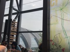 靠窗位-星巴克(成都机场T2店)