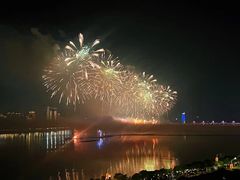 -秋水广场