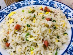 -江城燕子大排档(江汉路步行街店)