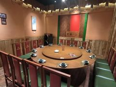 -老滇山寨•云南特色菜•地方菜•民族风情歌舞表演(金碧店)