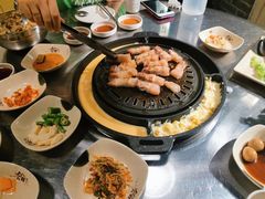 厚切五花肉-친구亲顾韩国烤肉专门店(蓉花里店)