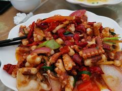 -三亚新鸿港水果一级批发市场