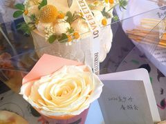 -小苍兰风铃草·礼物蛋糕(沈阳店)
