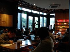 -星巴克臻选(莘庄仲盛店)