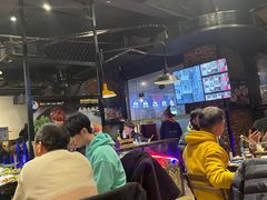 大堂-何师烧烤·香辣蟹·川菜·30年老品牌(太古里旗舰店)