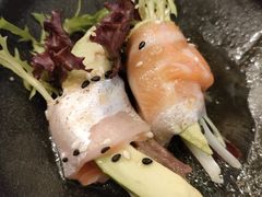 三文鱼牛油果沙律卷-大渔铁板烧(花园道店)