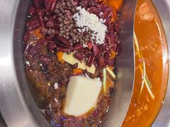 -沸炉重庆老火锅(军事博物馆店)