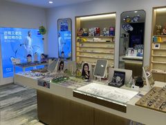 -三目眼镜·蔡司视觉合作店(青浦宝龙店)