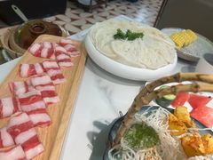 -洪氏嗨捞·广东猪肚鸡·椰子鸡火锅(西咸万象城店)
