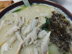 -明呈黄鱼面馆(斜土路店)