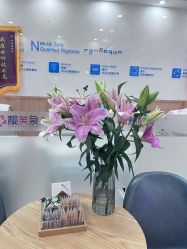 -靓芙泉专研痘痘肌