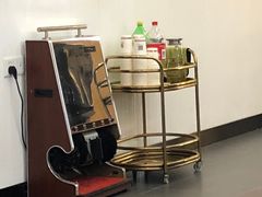 -上海华裕比亚迪4S店