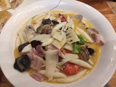 -侬佳蒸菜馆(听潮店)