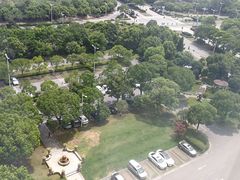 楼下-山明水秀大饭店