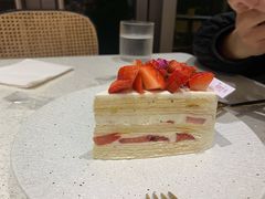 草莓乌龙千层蛋糕-Toris(LuOne凯德晶萃广场店)