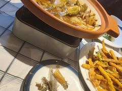 -荆楚渔艺堂·鱼头泡饭(江堤中路店)