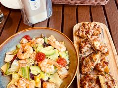 柠檬汁拌扒鲜虾牛油果沙拉-G+KITCHEN(龙湖狮山天街店)