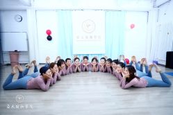 -亚太瑜伽普拉提学院