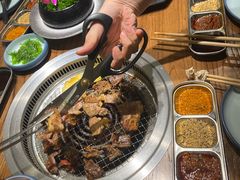 -明洞阿姨·韩式酱蟹烤肉·创意料理(三元桥店)