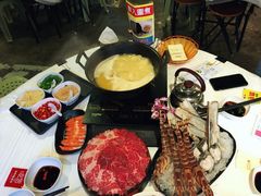 -鲜入围煮花胶鸡海鲜火锅