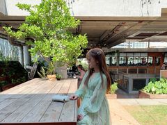 -ROAST coffee & eatery