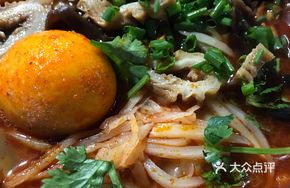Intestine Rice Noodles with Snail Soup