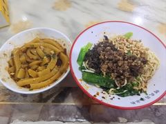 荤然面-何氏筠连水粉(明伦堂店)