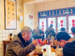 大堂-矮子粉店1985·长沙米粉(湘春路店)