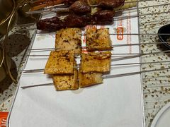 -小董哥烤串·爆汁大油边(故宫店)