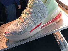 -NIKE品牌体验店(南京东路店)