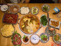 -洱火云南酸菜牛肉火锅(石景山当代商城店)