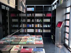 -钟书阁(松江泰晤士小镇店)