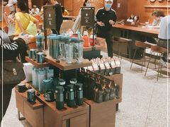 零售区-星巴克臻选(北京颐堤港中心第二店)