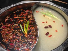 五谷龙骨鸳鸯锅-纸盐河码头火锅(十八梯店)