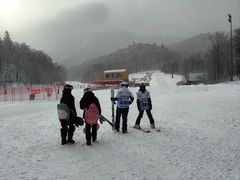 -亚布力新体委滑雪场