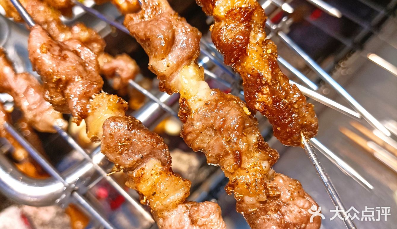 # 焦香四溢的烤串 [调皮]
