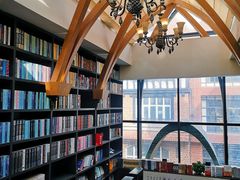 -钟书阁(松江泰晤士小镇店)