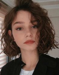 -BULB STUDIO 巴柏明星发型工作室