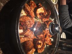 酱汁焖鸡中翅加焖香菇-猪啊牛呀羊啊铜盘烤肉(正大广场店)